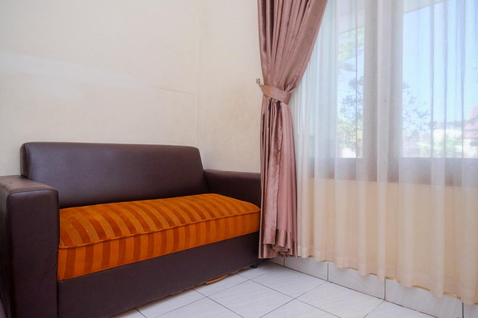Reddoorz Syariah Near Alun Alun Wonosari Hotel Buitenkant foto