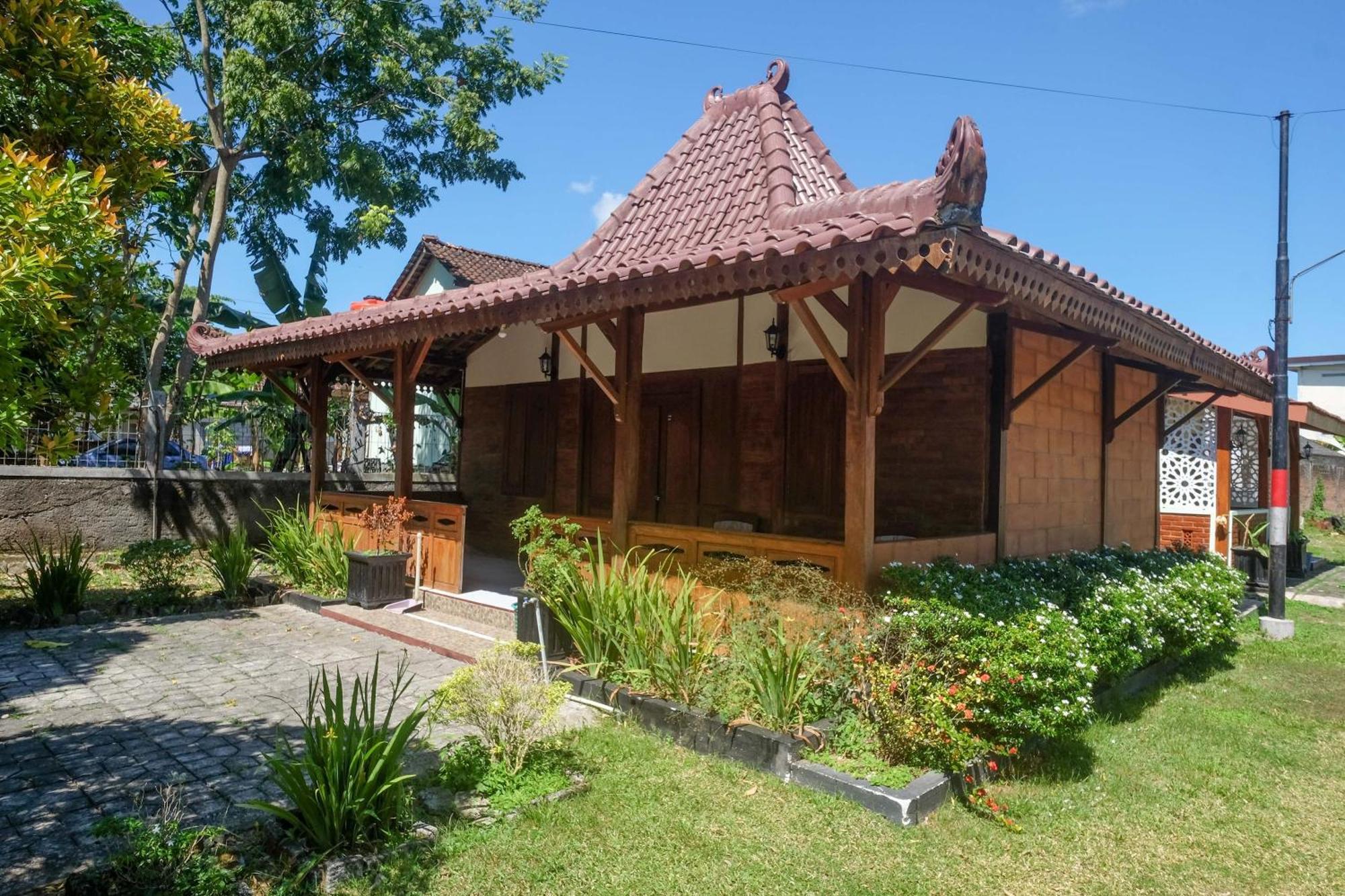 Reddoorz Syariah Near Alun Alun Wonosari Hotel Buitenkant foto