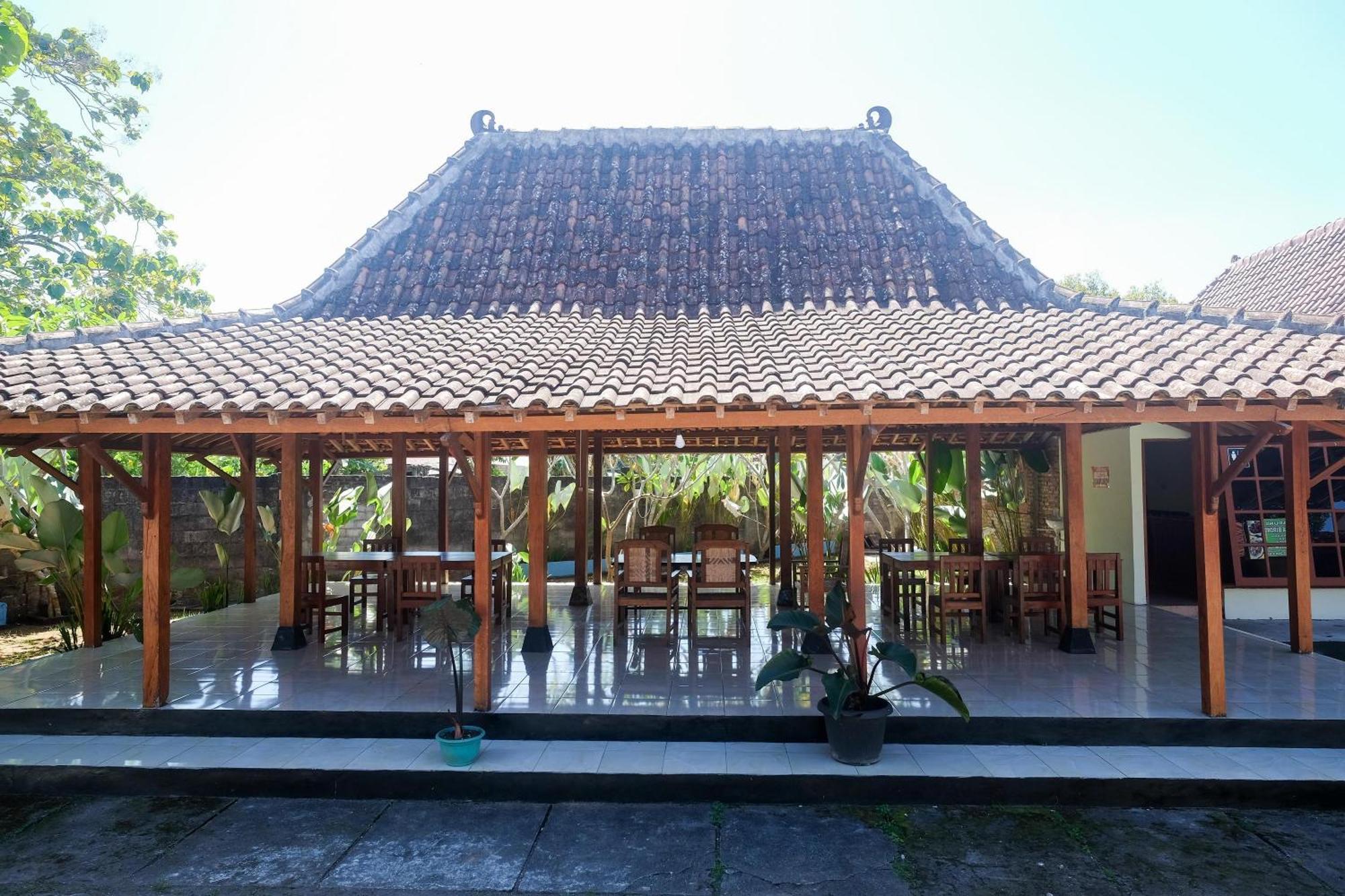 Reddoorz Syariah Near Alun Alun Wonosari Hotel Buitenkant foto