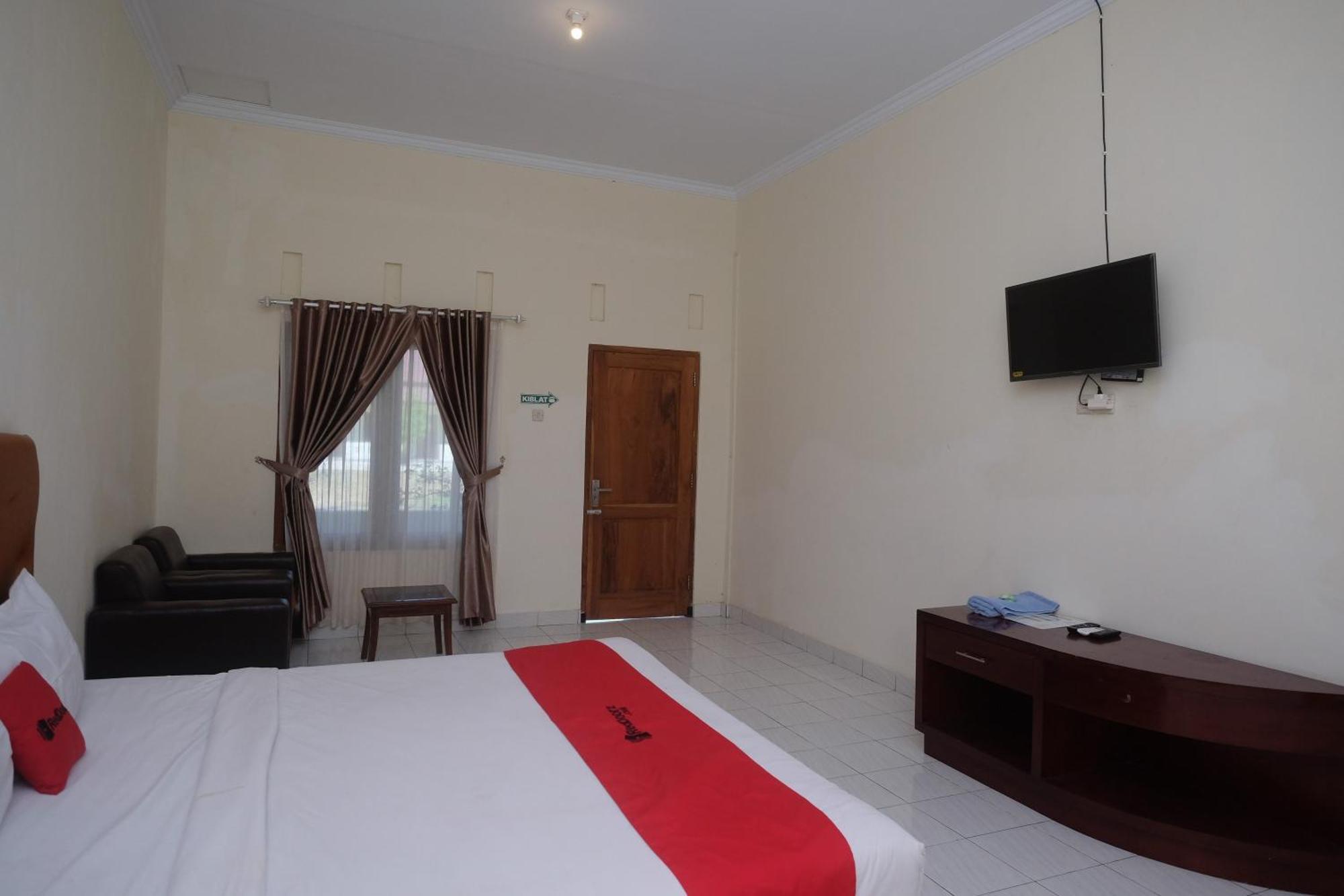 Reddoorz Syariah Near Alun Alun Wonosari Hotel Buitenkant foto