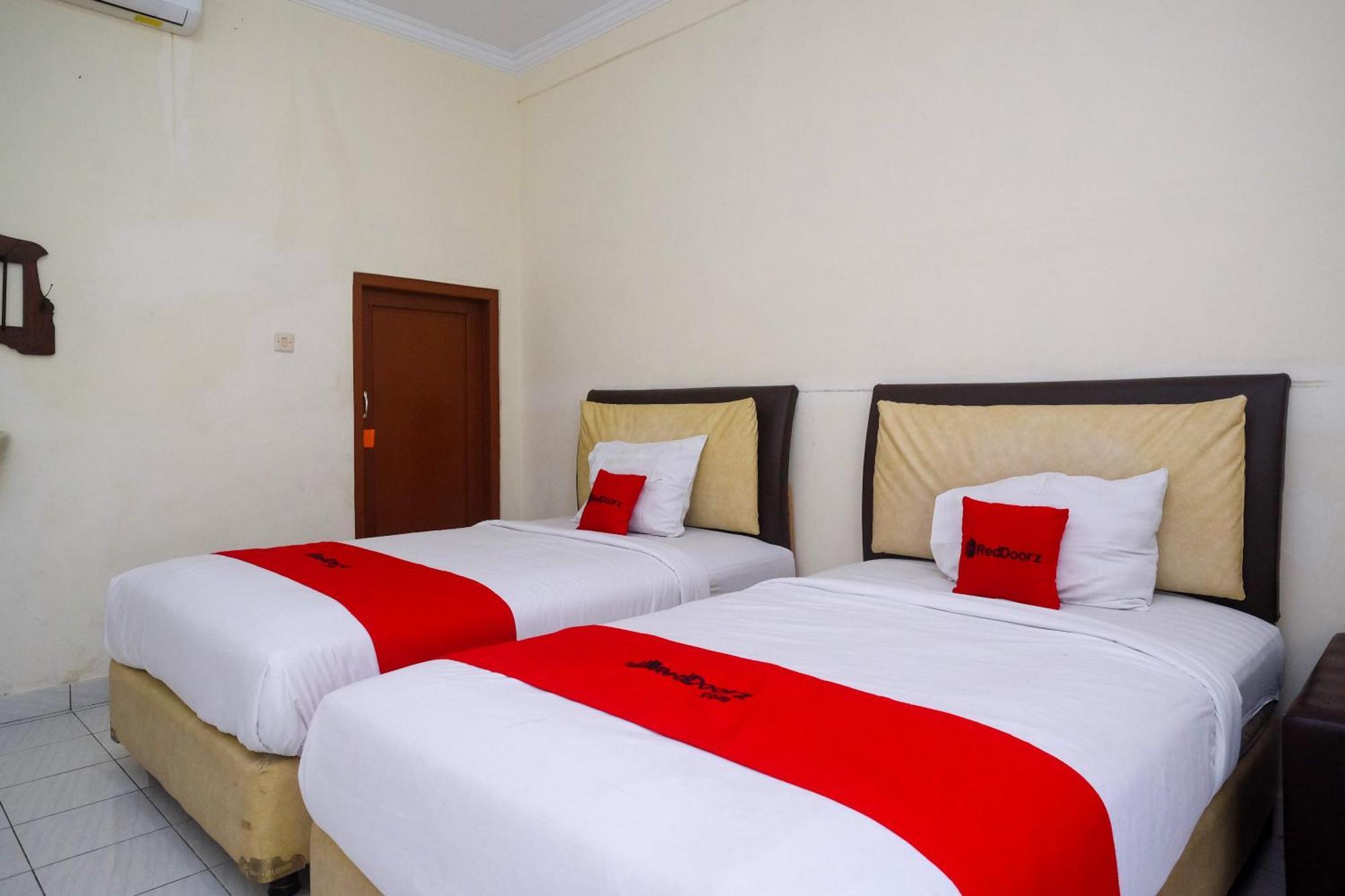 Reddoorz Syariah Near Alun Alun Wonosari Hotel Buitenkant foto